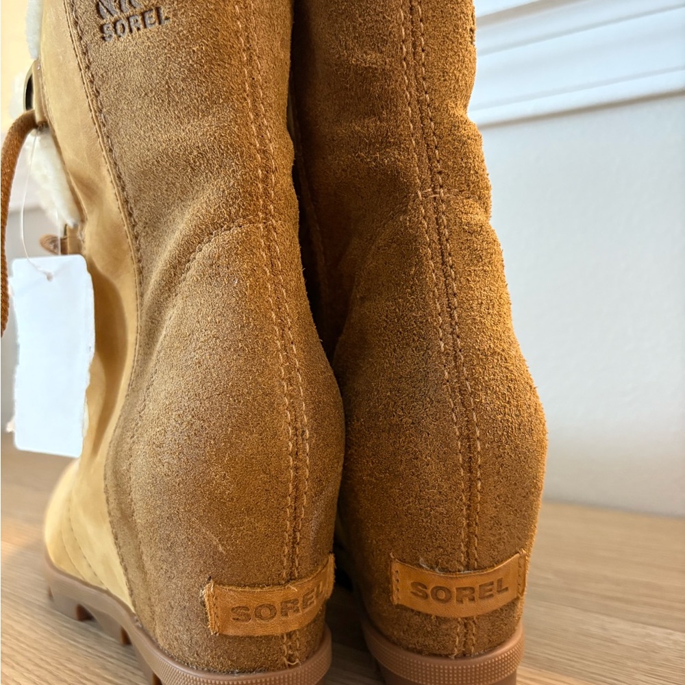 Sorel Camel Brown Suede Boots